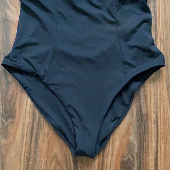 NWOT Becca Color Code Square One Piece - Picture 7 of 12